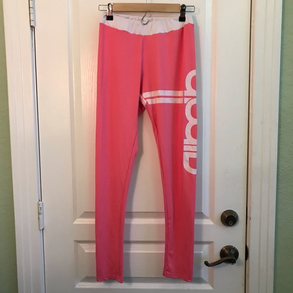 aim'n tights pink and white